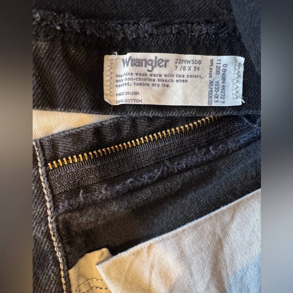 Wrangler Straight Leg Jeans in Washed Black - Picture 13 of 13